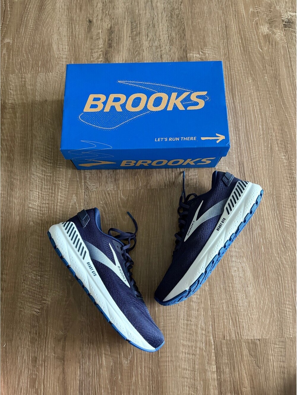 Brooks Beast GTS 24 True Navy White Men's 9